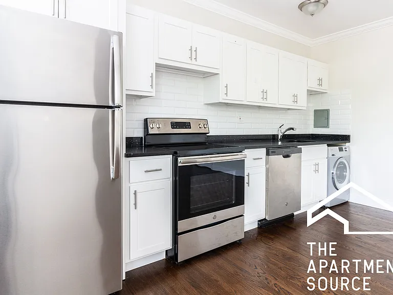 3345 N Marshfield Ave #405 — Photo 4