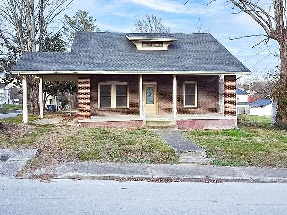 3rd image of 301 E Washington St