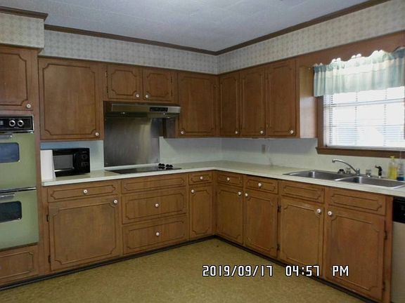 5th image of 1607 Elm St