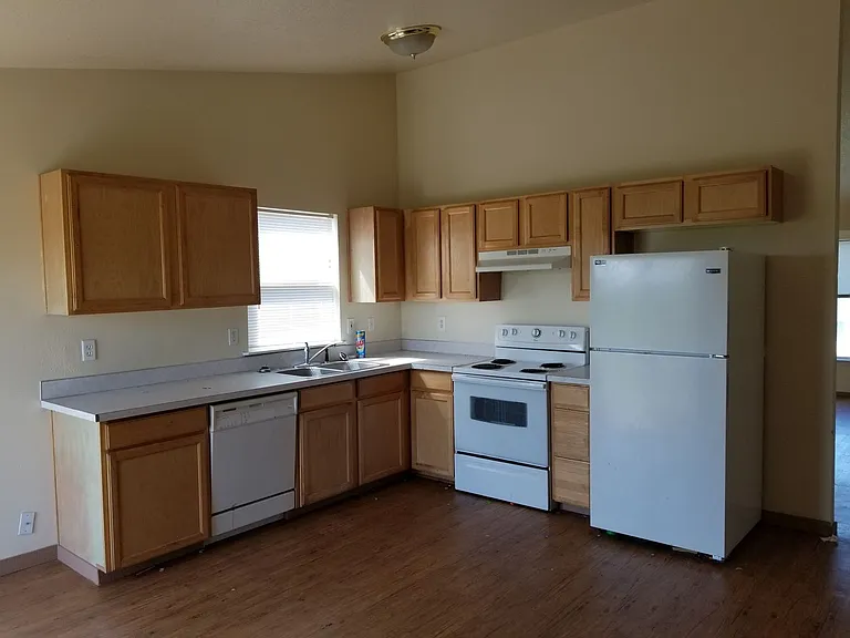 1306 SW 10th Ct — Photo 6