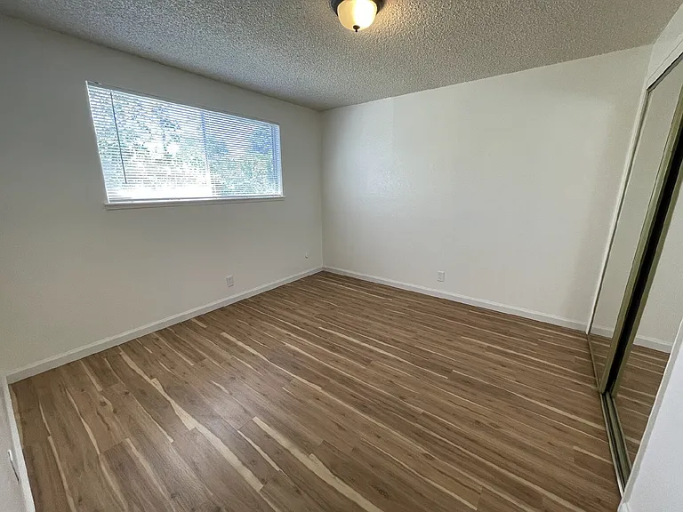 3426 Woodside Dr #3 — Photo 4