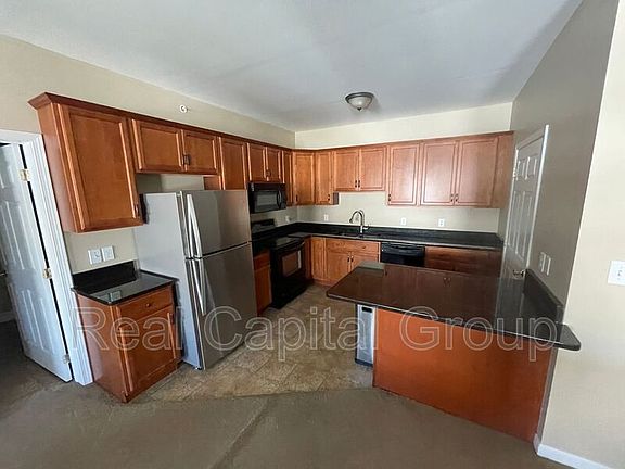 2nd image of 403 Avalon Pl