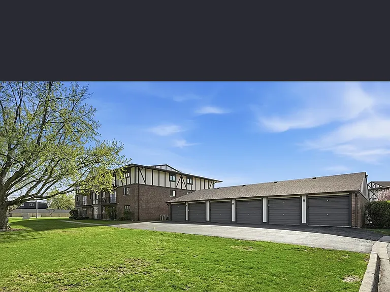 11042 Theresa Cir #1C — Photo 17