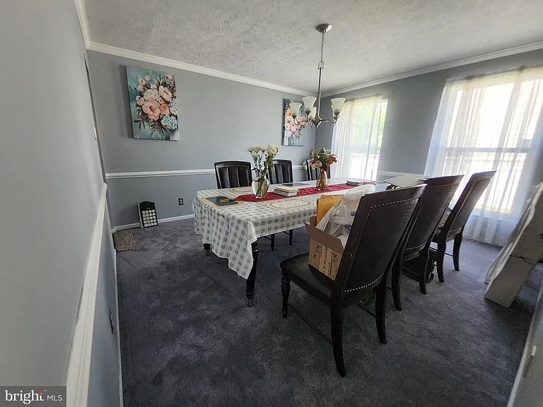 504 Parliament Rd — Photo 9