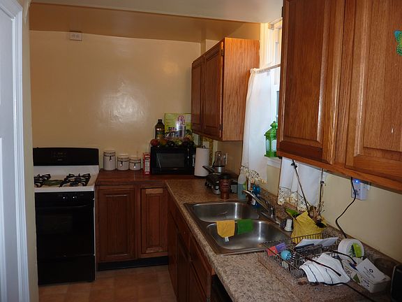 3rd image of 13 S Pennewell Dr