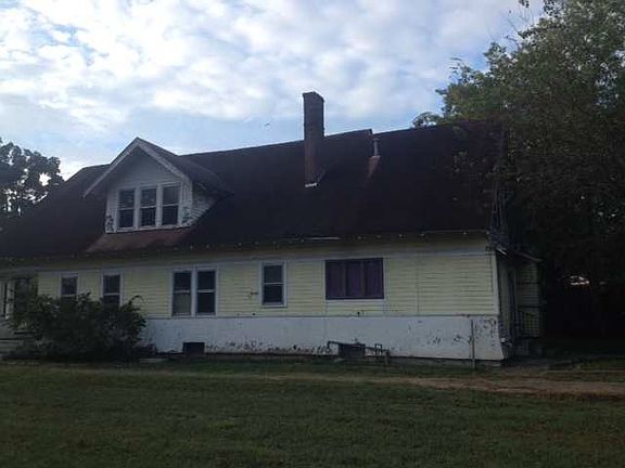 2nd image of 1911 S Virginia St