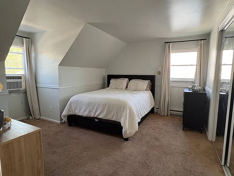 649 S Front St — Photo 14