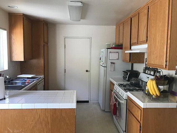3rd image of 1426 Monroe Ave