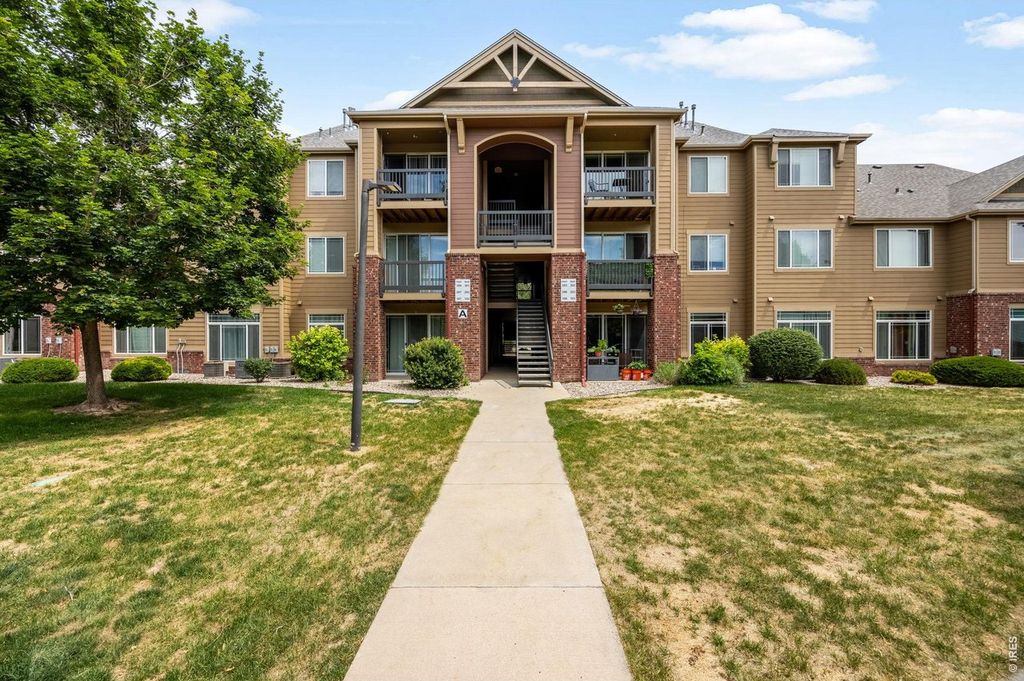 2445 Windrow Dr #A-301