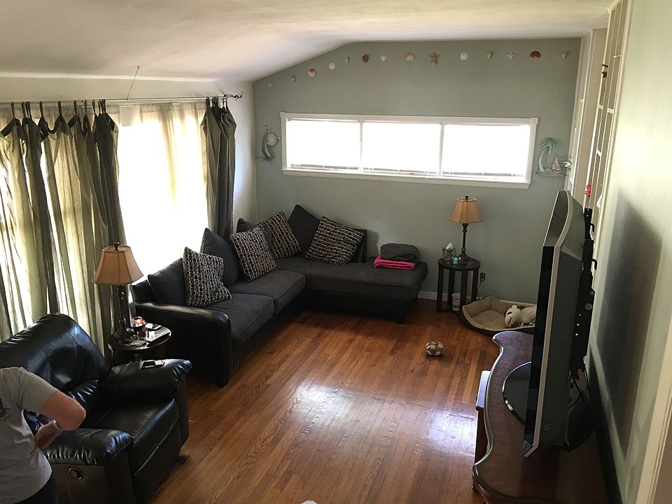 2nd image of 8116 Deerfield Rd
