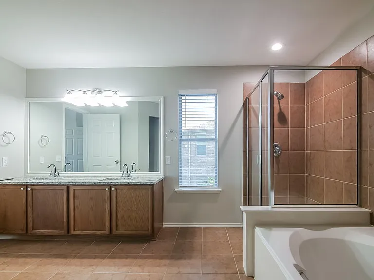 1006 Zachary Dr — Photo 13