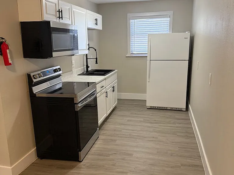 Carson Street Apts — Photo 5