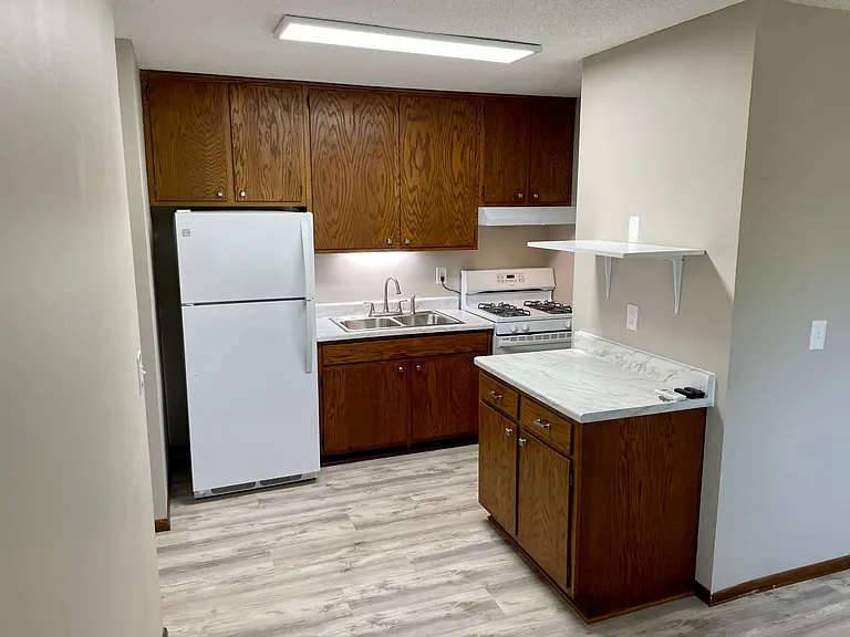 Kitchen (With Dimmable Ceiling Light)