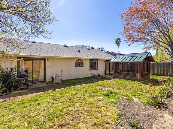 5th image of 742 Youngsdale Dr