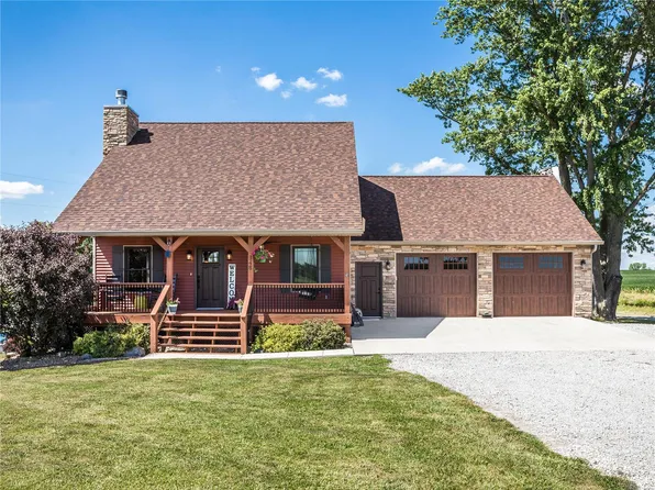 348 Mid City Rd, Kane, IL 62054