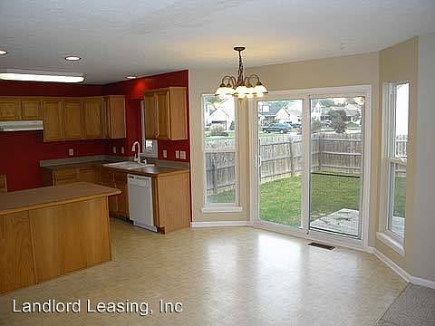 5th image of 8035 Oak Tree Dr