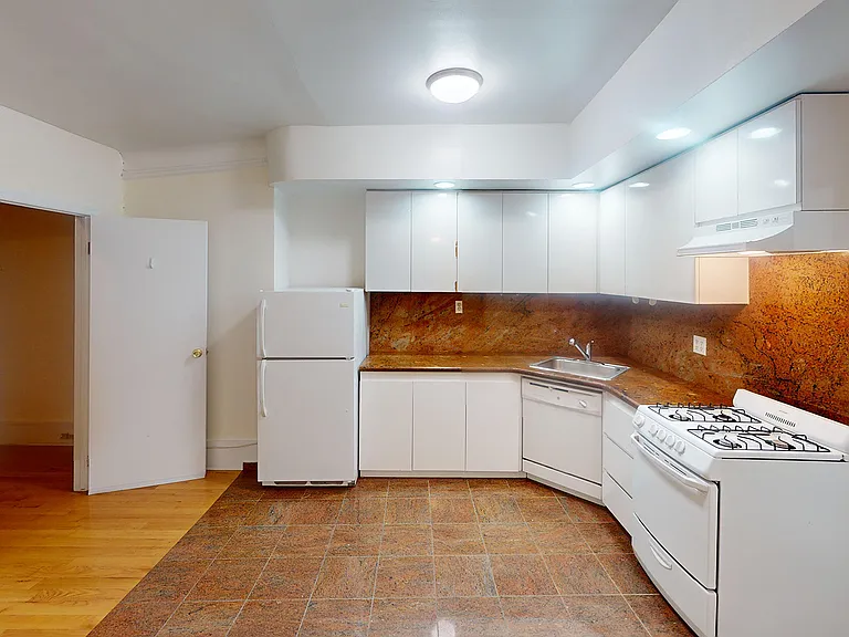 29 E 37th St #5B — Photo 1