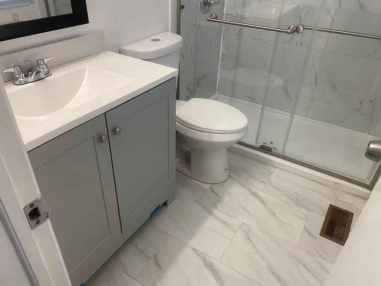 138 Hampshire Dr — Photo 36