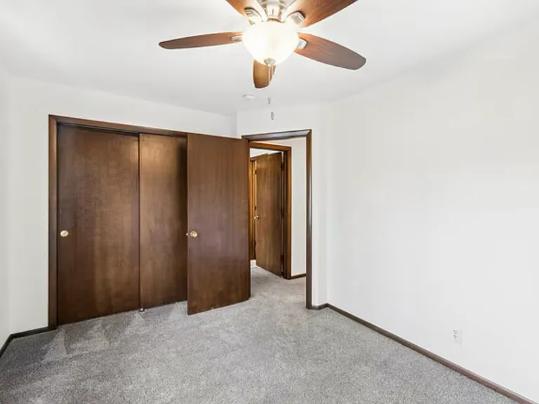 6710 S 83rd Ave #15 — Photo 8