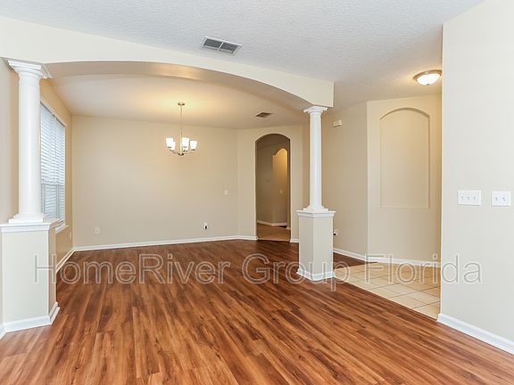 4th image of 700 Bellshire Dr