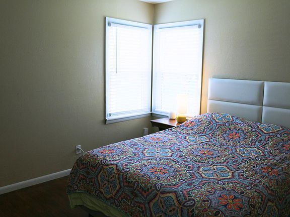 5th image of 3041 S 47th St