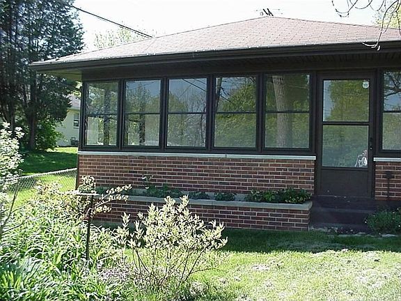 3rd image of 1624 Pinecrest Dr