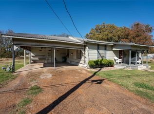 381 S Depot St, Deport, TX 75435