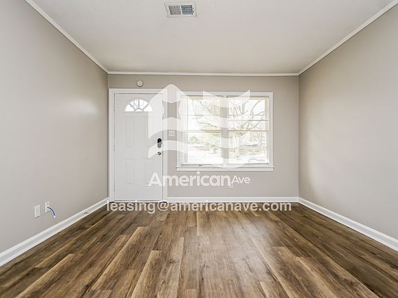 1564938_004_wm_-_living_room_13514389.jpg