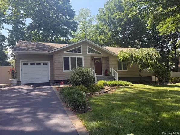 1 Honey Lane, Miller Place, NY 11764