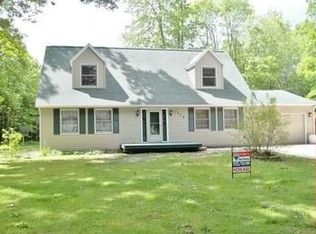 1320 E Red Oak Ln, Midland, MI 48640