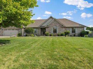 5112 W Pine Bluff Dr, New Palestine, IN 46163