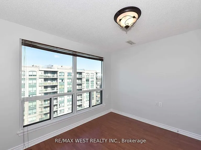 935 Sheppard Ave W #Penthouse 810 — Photo 35