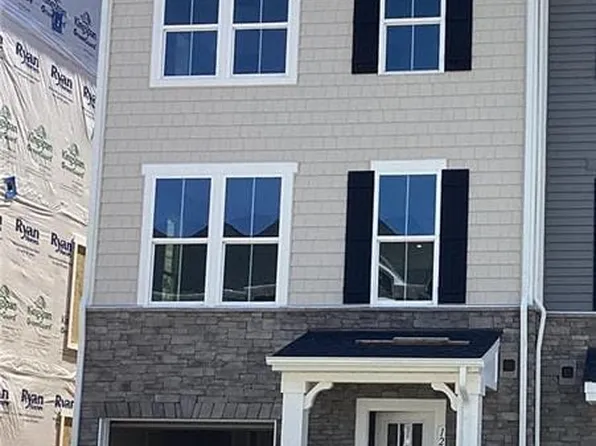 122 Pocosin Path #5E, Poquoson, VA 23662