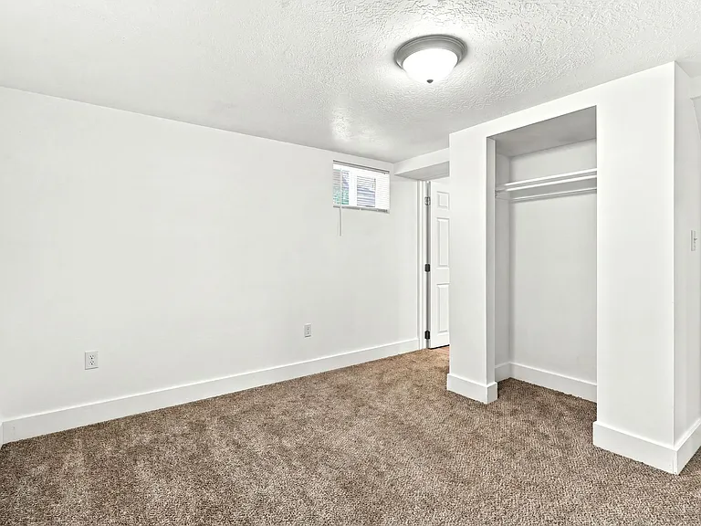 5256 S 2000 W — Photo 22