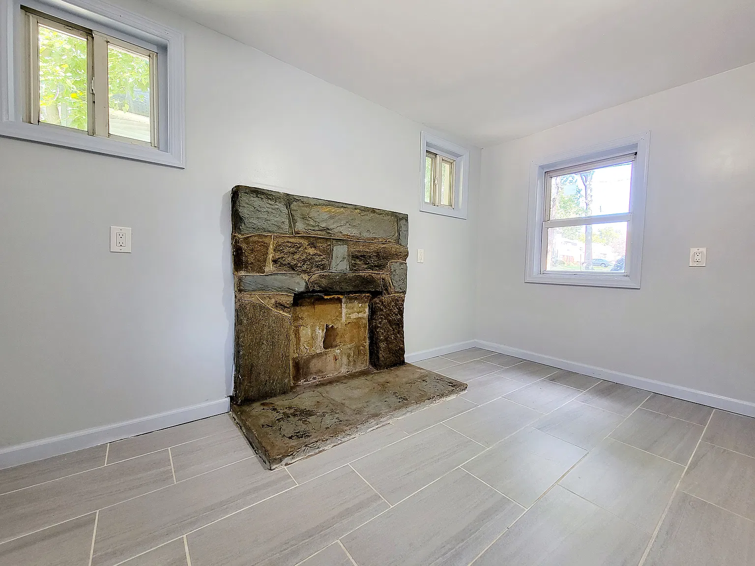 430 W Scott Ave — Photo 4