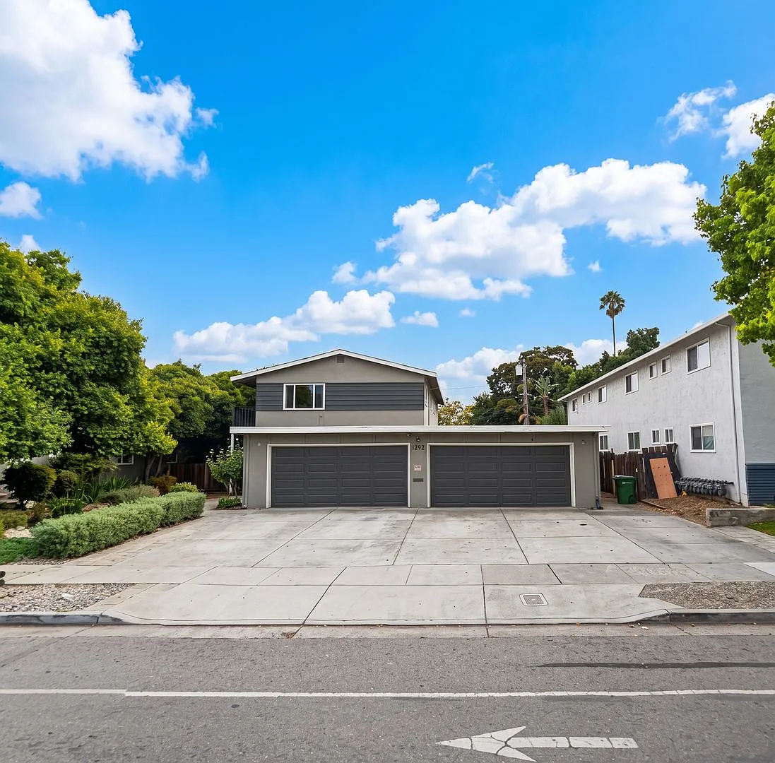 1182 W Hamilton Ave — Photo 1