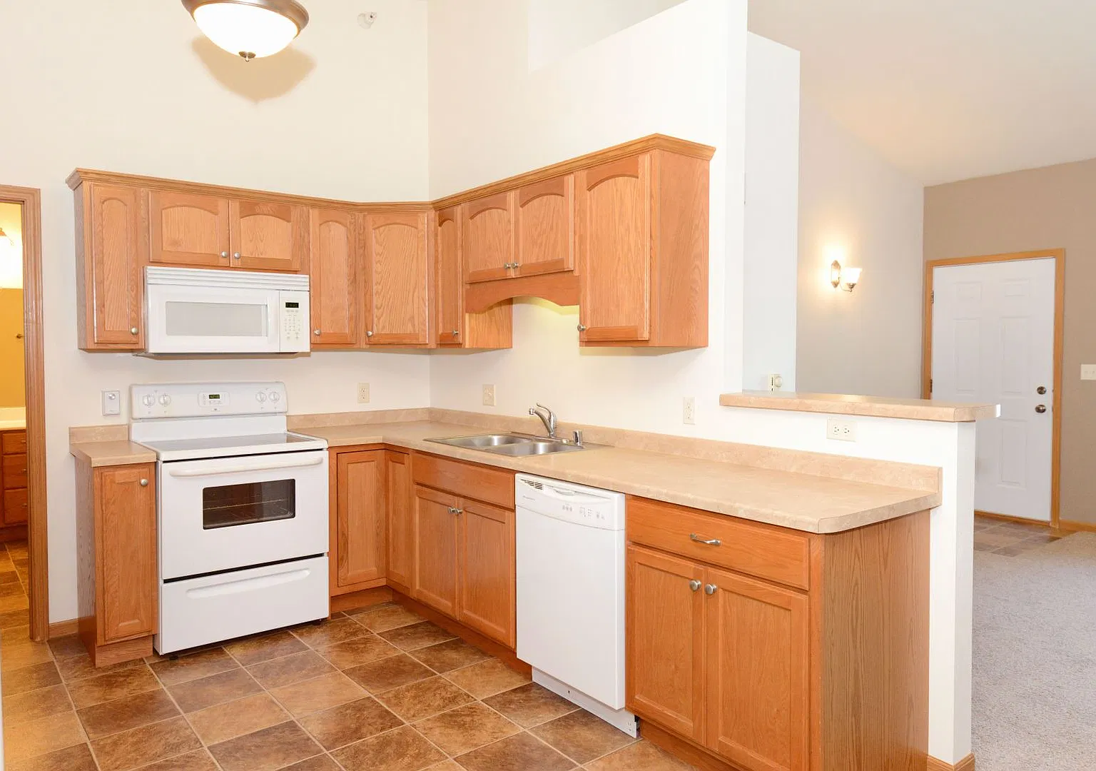 1 bed, 770 sqft, $825 — Photo 2