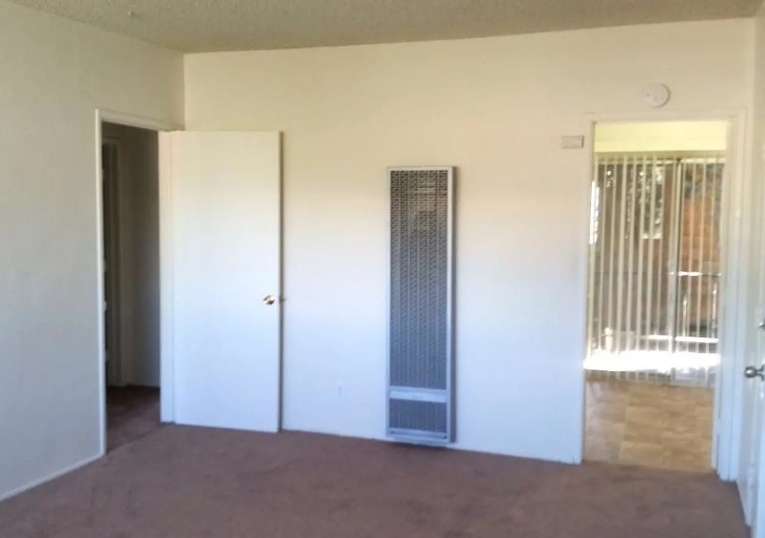 Lovely 2 bedroom 1 bath apt. in Pasadena! — Photo 2