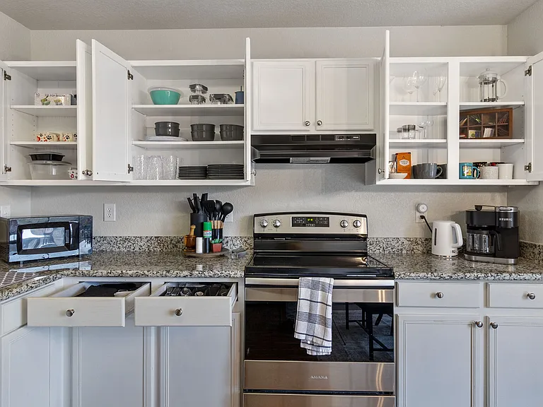 4611 Adkins Trl — Photo 15