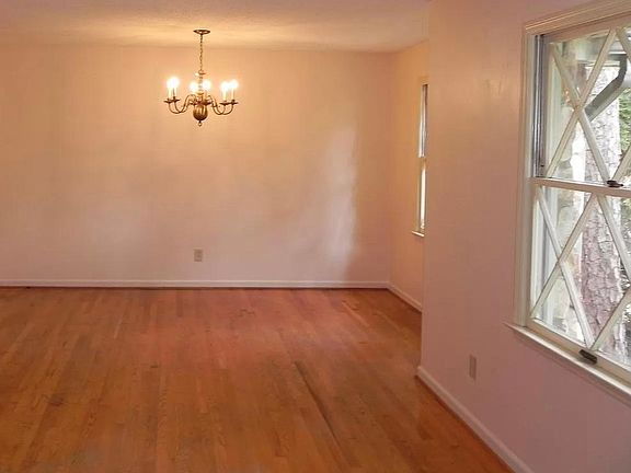 2nd image of 7025 Leslie Dell Ln