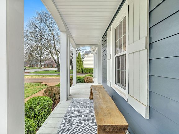 2nd image of 706 Mockingbird Dr