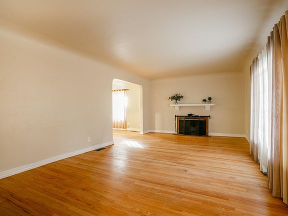 4th image of 314 Richmond Dr SE