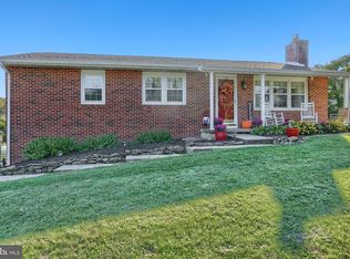 7905 Dewey Dr, Harrisburg, PA 17112