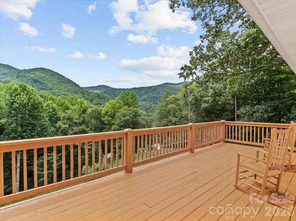 198 Florida Hill Dr, Green Mountain, NC 28740