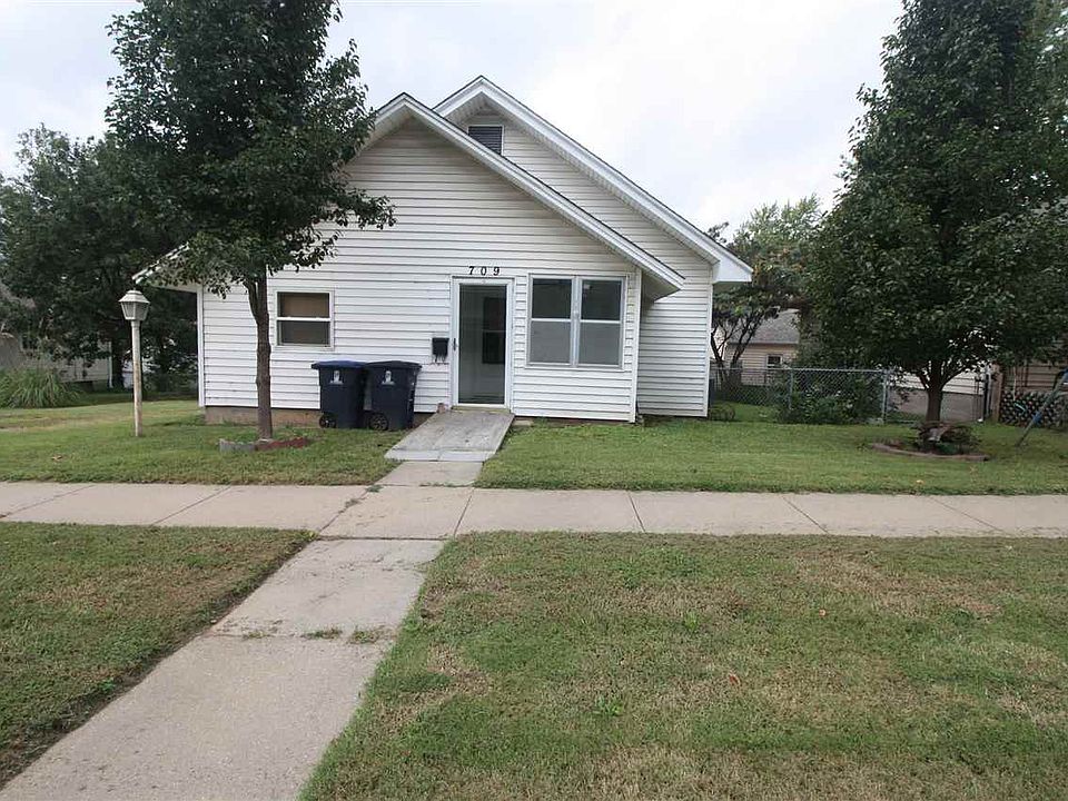 1st image of 709 S Washington St