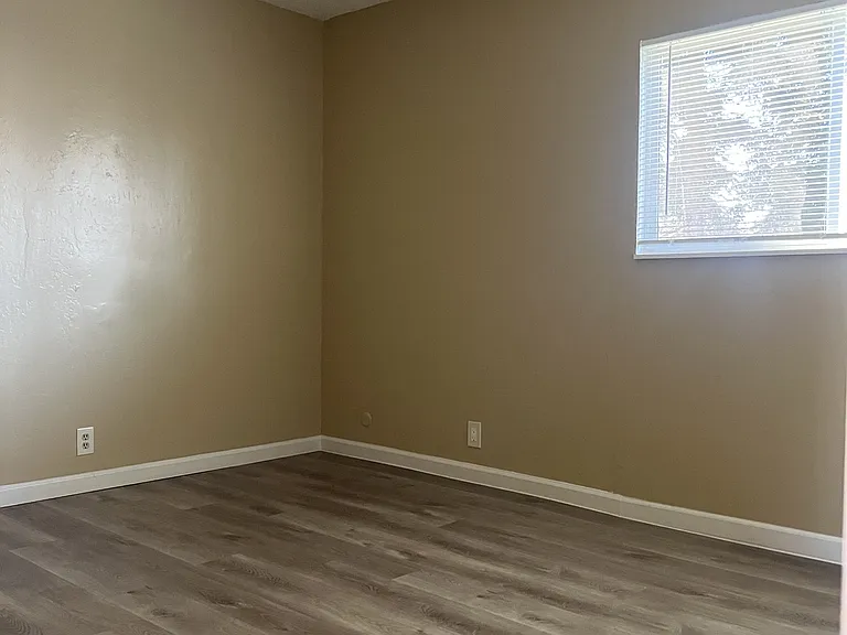 946 S Barrett Rd #3 — Photo 9