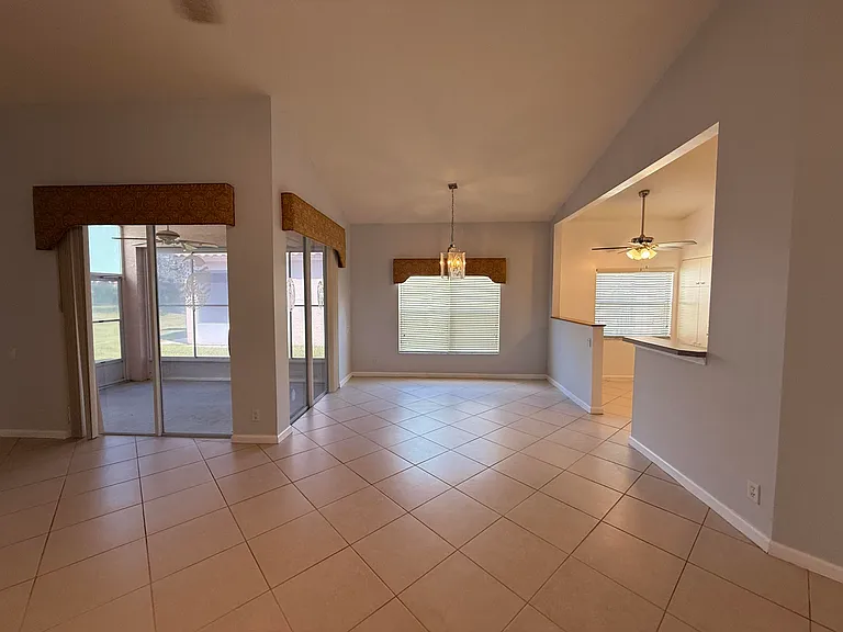 633 NW Whitfield Way — Photo 4