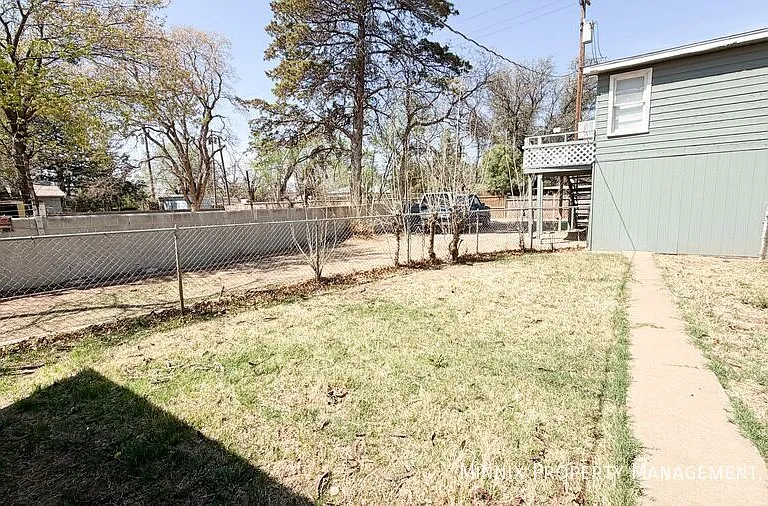 2420 33rd St #B — Photo 15