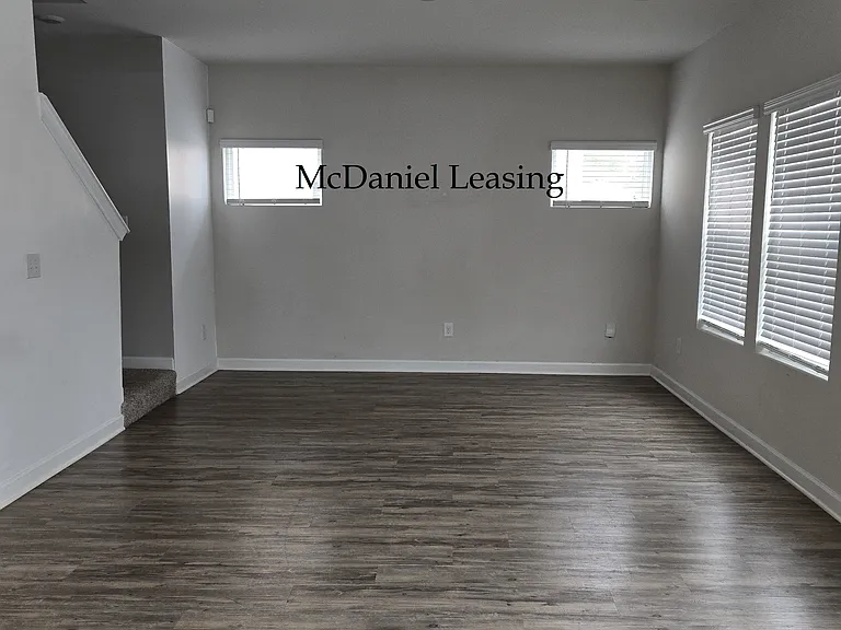 689 Grays Creek Rd — Photo 2