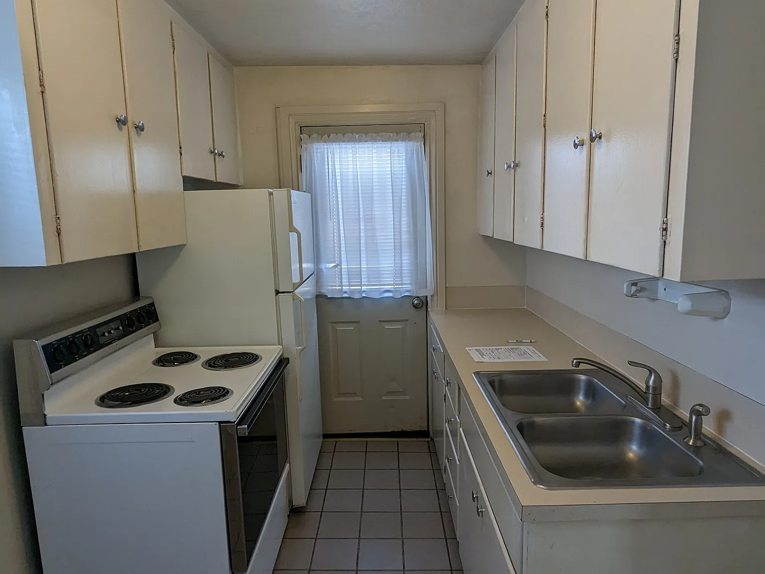 2 bed, 680 sqft, $990 — Photo 3